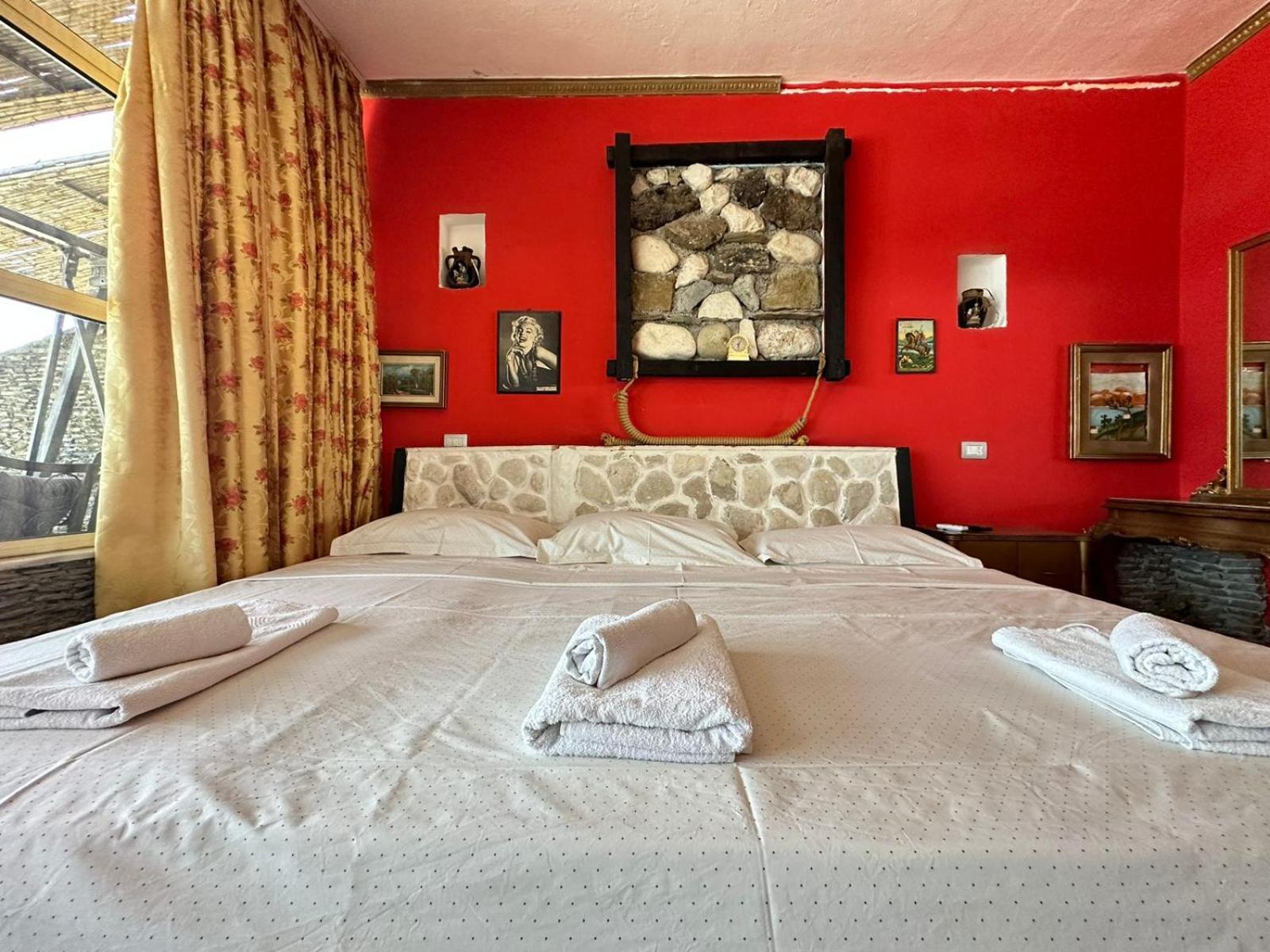 Hotel Vila "Oda E Miqve" วญอเรอ ภายนอก รูปภาพ