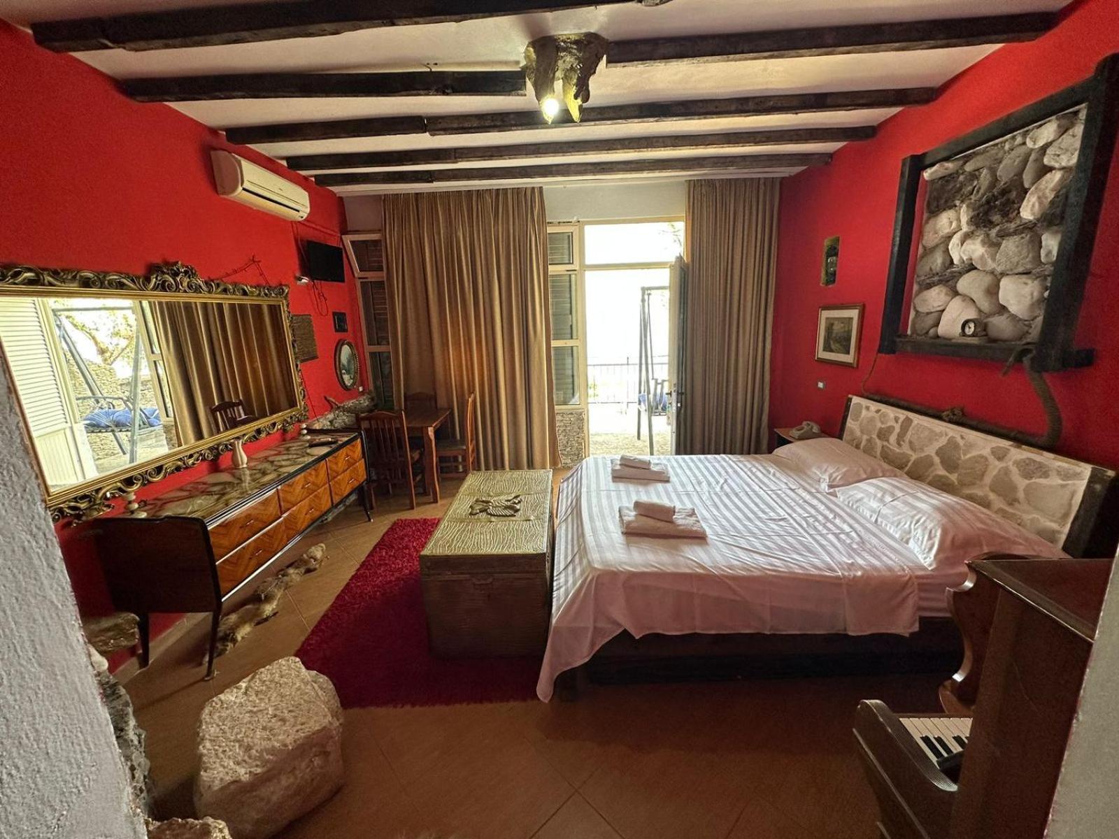 Hotel Vila "Oda E Miqve" วญอเรอ ภายนอก รูปภาพ