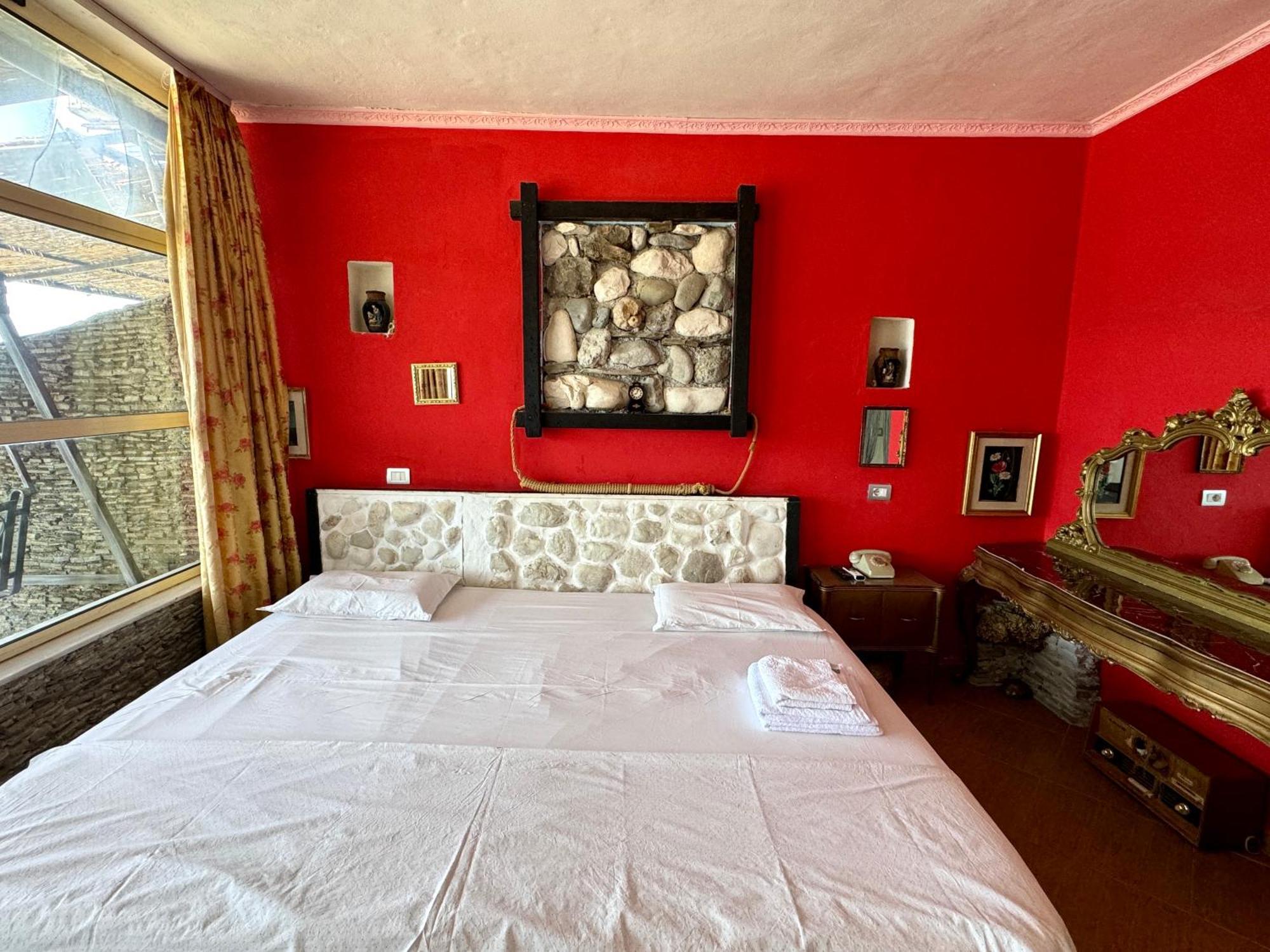 Hotel Vila "Oda E Miqve" วญอเรอ ภายนอก รูปภาพ