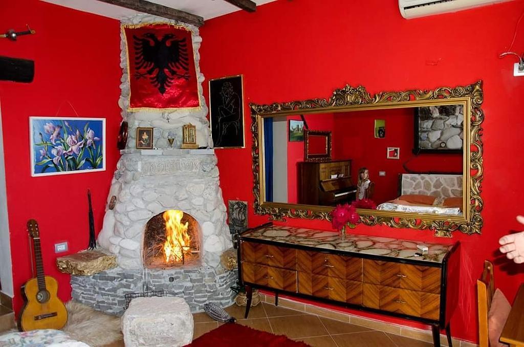 Hotel Vila "Oda E Miqve" วญอเรอ ภายนอก รูปภาพ